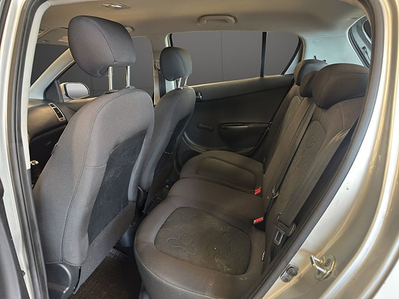 Hyundai i20 6 of 12