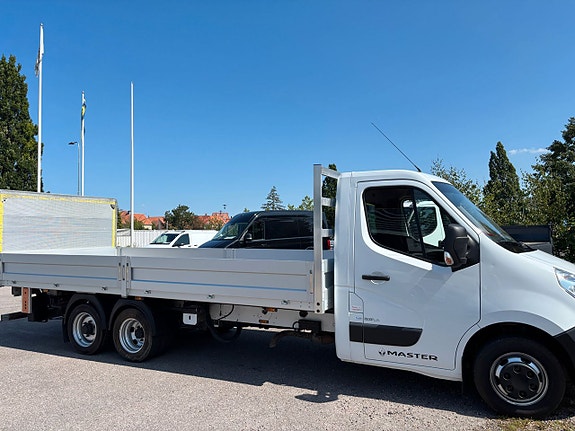 Renault Master 8 of 21