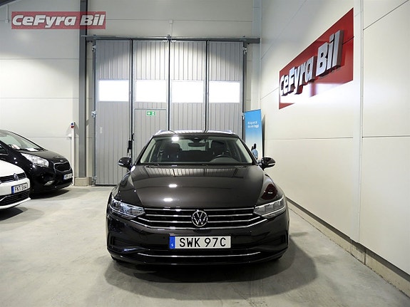 Volkswagen Passat 2 of 5