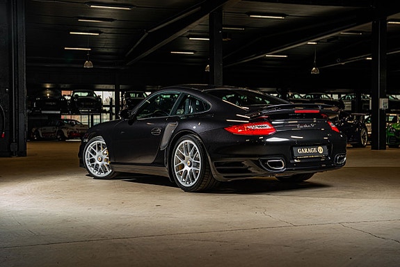 Porsche 911 4 of 5