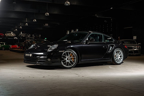 Porsche 911 2 of 5