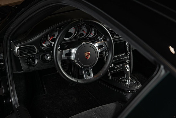 Porsche 911 11 of 30