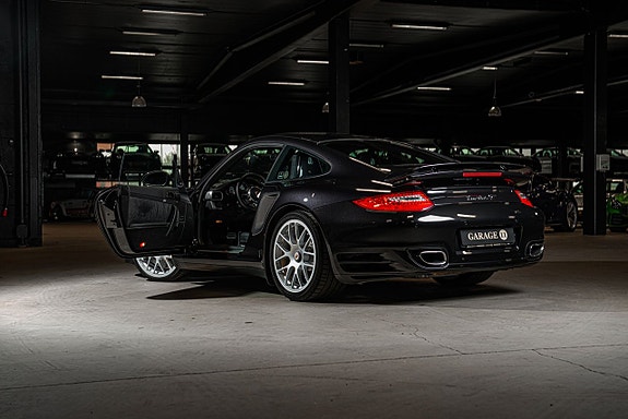 Porsche 911 8 of 30