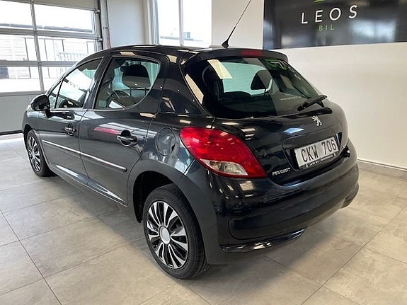 Peugeot 207 5 of 13