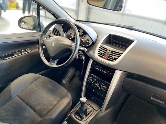 Peugeot 207 7 of 13