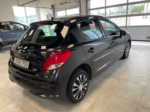Peugeot 207 3 of 13