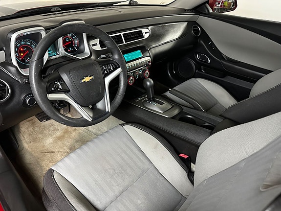 Chevrolet Camaro 12 of 18