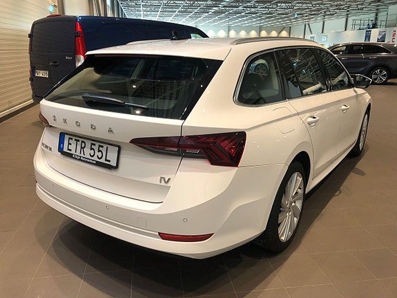 Skoda Octavia 3 of 5