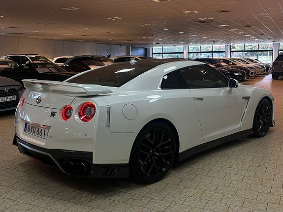 Nissan GT-R 6 of 30