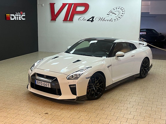 Nissan GT-R 10 of 30