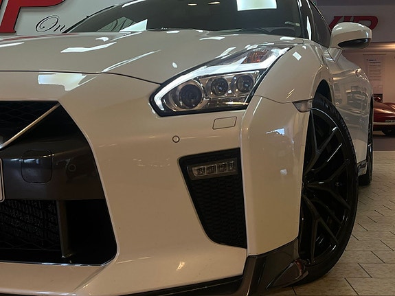Nissan GT-R 11 of 30