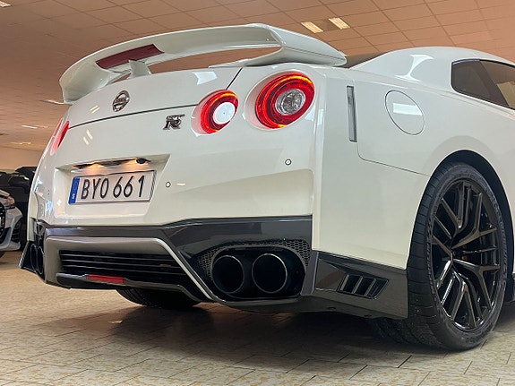 Nissan GT-R 29 of 30