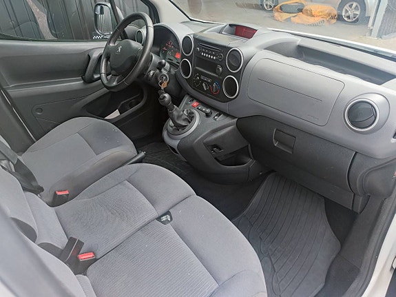 Peugeot Partner 3 of 5
