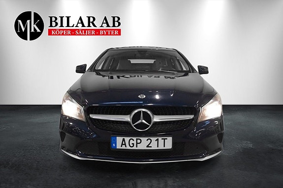 Mercedes-Benz CLA200 2 of 5