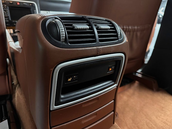 Porsche Cayenne Turbo S 22 of 23
