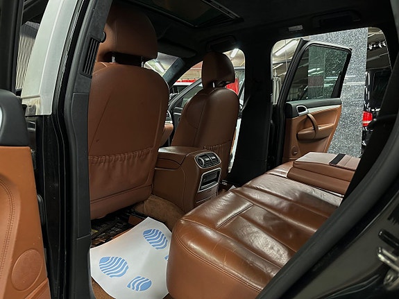 Porsche Cayenne Turbo S 21 of 23