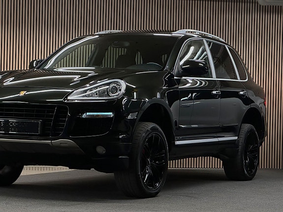 Porsche Cayenne Turbo S 4 of 23