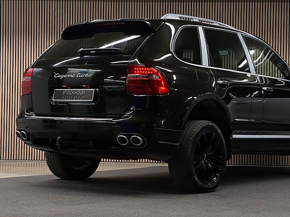 Porsche Cayenne Turbo S 11 of 23