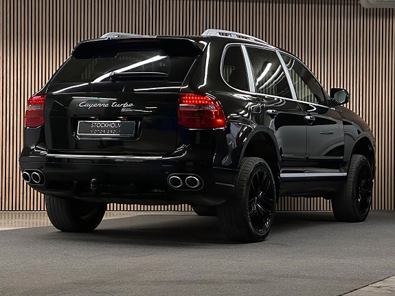 Porsche Cayenne Turbo S 7 of 23