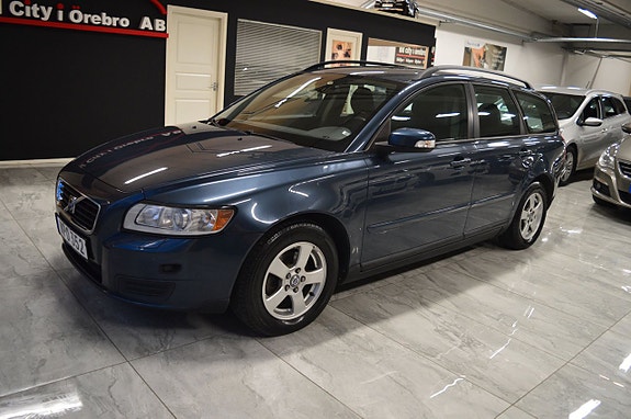 Volvo V50 3 of 19