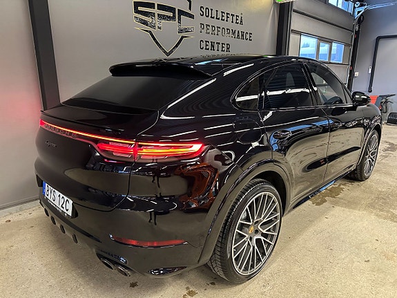 Porsche Cayenne Coupe 4 of 5