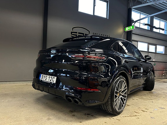 Porsche Cayenne Coupe 6 of 23