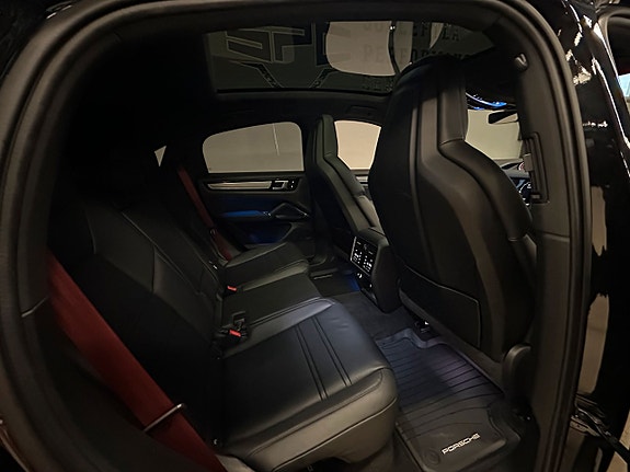 Porsche Cayenne Coupe 17 of 23