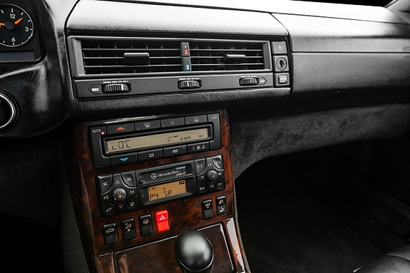 Mercedes-Benz SL500 16 of 25