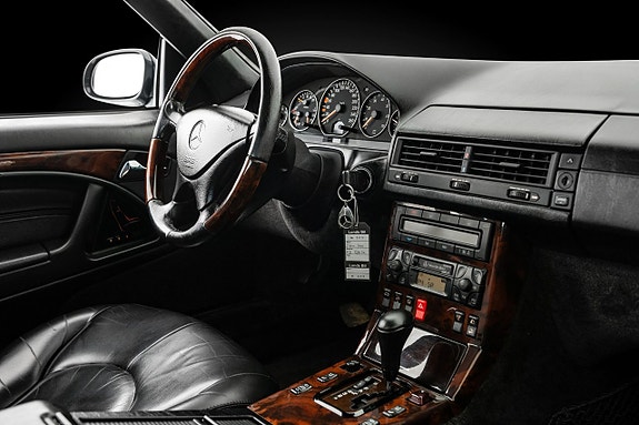 Mercedes-Benz SL500 24 of 25