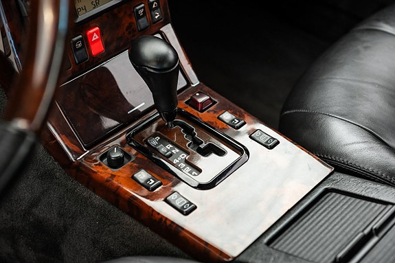 Mercedes-Benz SL500 20 of 25