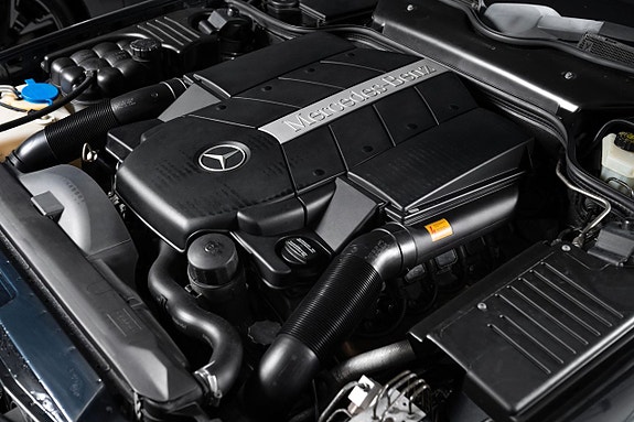 Mercedes-Benz SL500 11 of 25