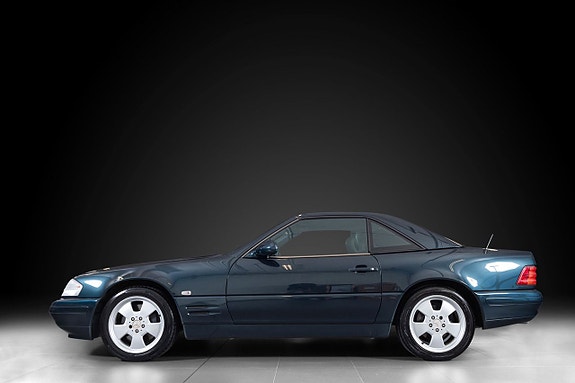 Mercedes-Benz SL500 4 of 5