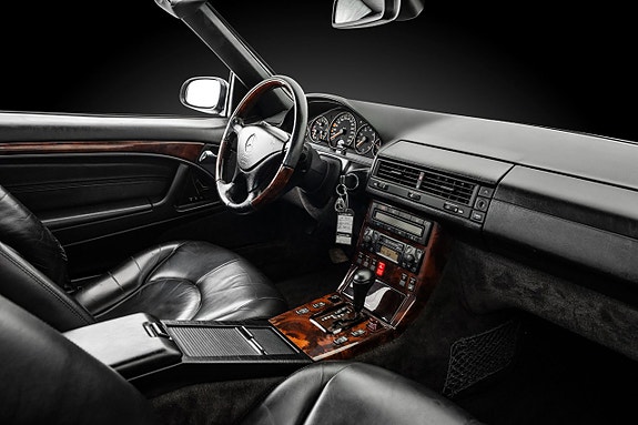 Mercedes-Benz SL500 12 of 25