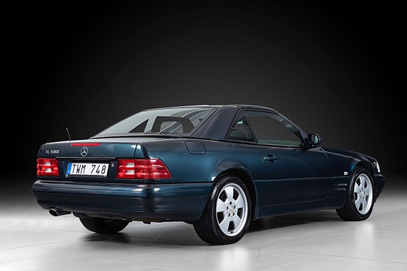 Mercedes-Benz SL500 10 of 25