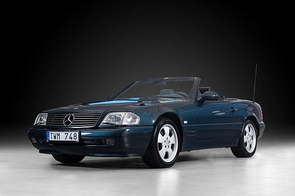 Mercedes-Benz SL500 9 of 25