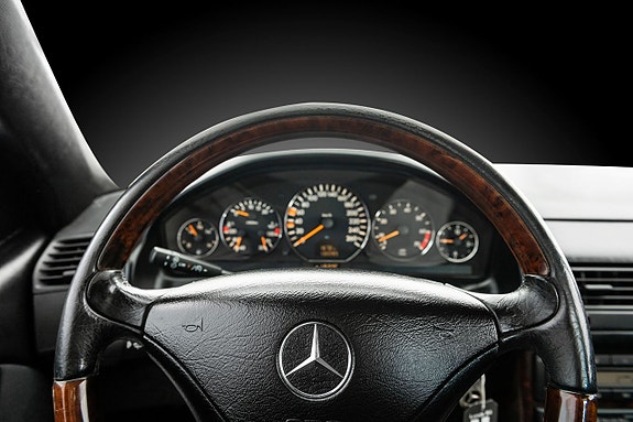Mercedes-Benz SL500 13 of 25