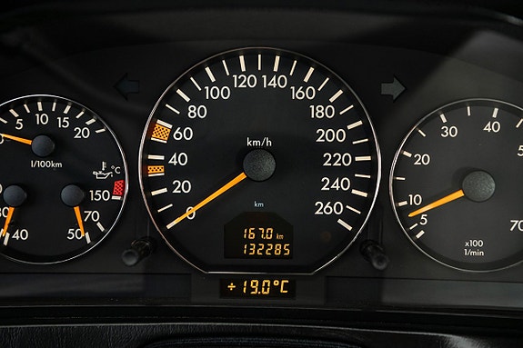 Mercedes-Benz SL500 14 of 25