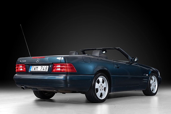 Mercedes-Benz SL500 3 of 5