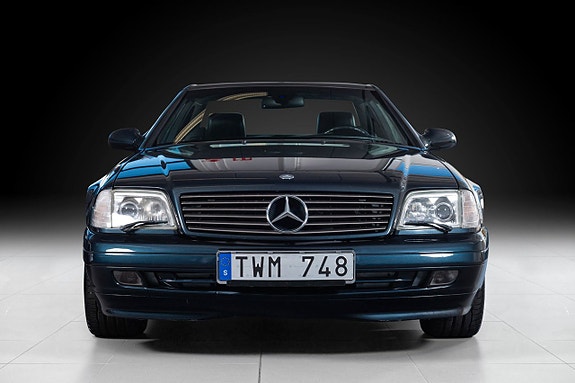 Mercedes-Benz SL500 5 of 5
