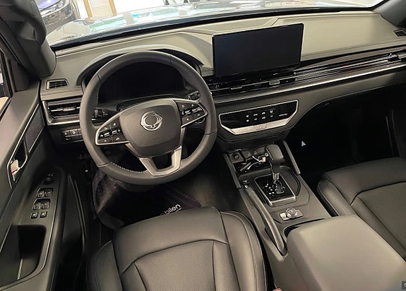 SsangYong Musso Grand 4 of 8