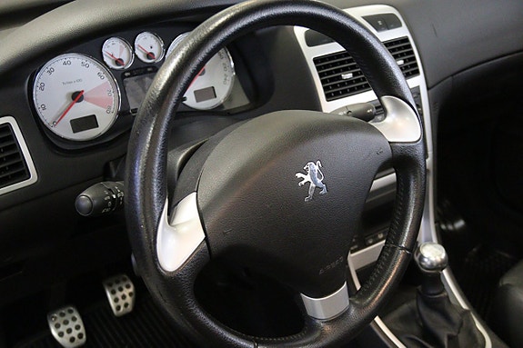 Peugeot 307 CC 13 of 16