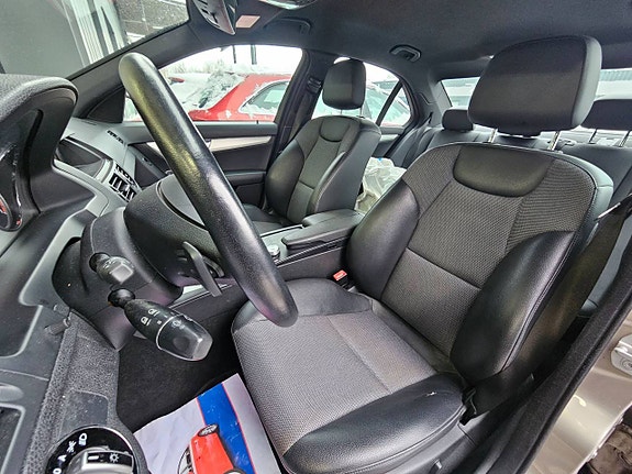 Mercedes-Benz C180 9 of 15