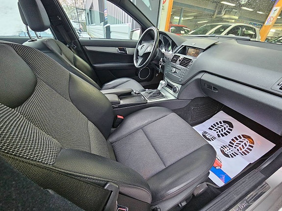 Mercedes-Benz C180 10 of 15