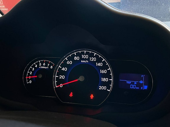 Hyundai i10 15 of 20
