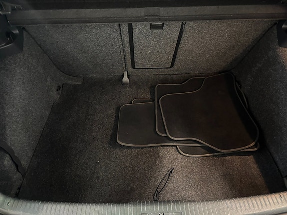 Volkswagen Golf I 18 of 18