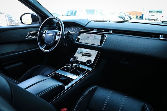 Land Rover Range Rover Velar 9 of 18
