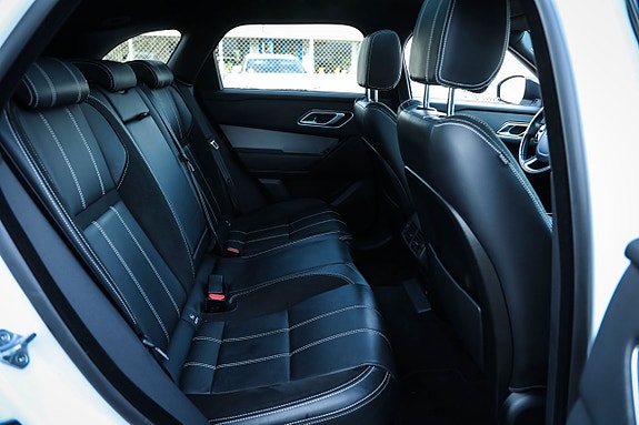 Land Rover Range Rover Velar 15 of 18