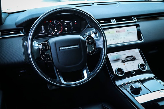 Land Rover Range Rover Velar 12 of 18