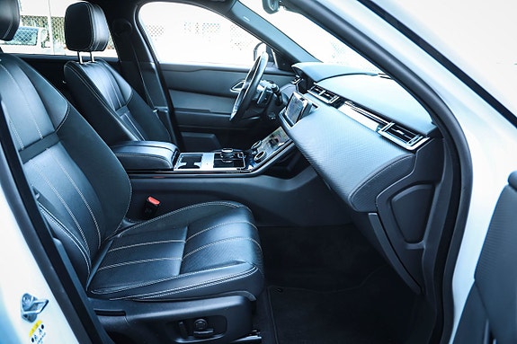 Land Rover Range Rover Velar 10 of 18