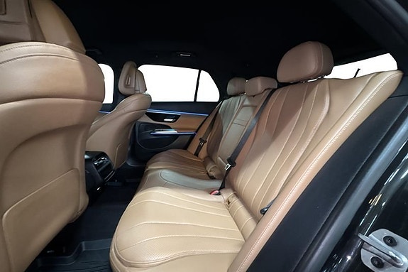 Mercedes-Benz E300 de 14 of 19